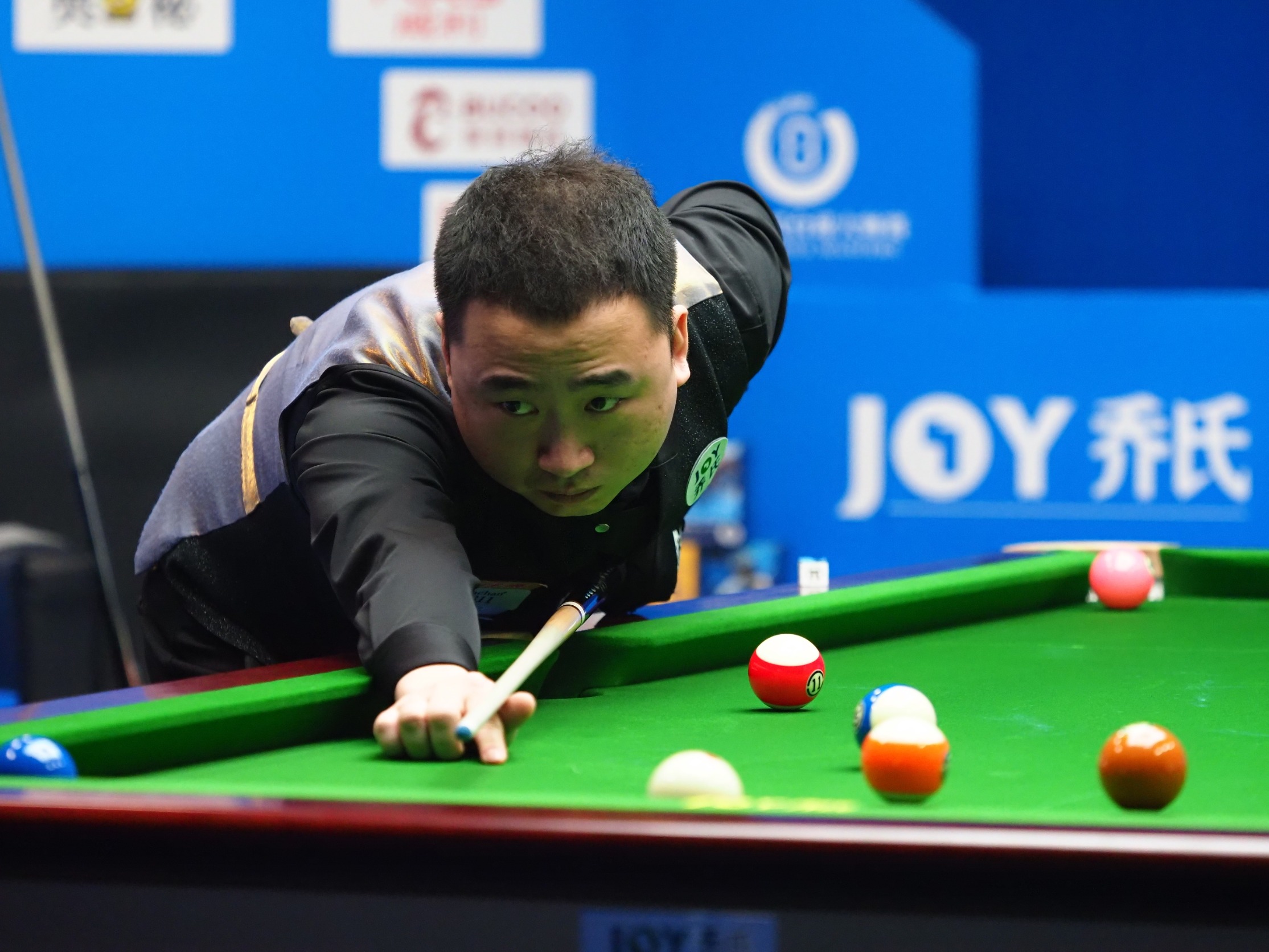 许多参与者 许多参与者