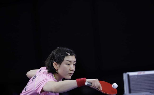 詹姆斯：穿23号确实是因为乔丹 但签耐克是因为他们开了7年9000万.