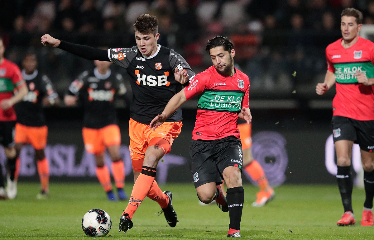 出往日豪门 出往日豪门