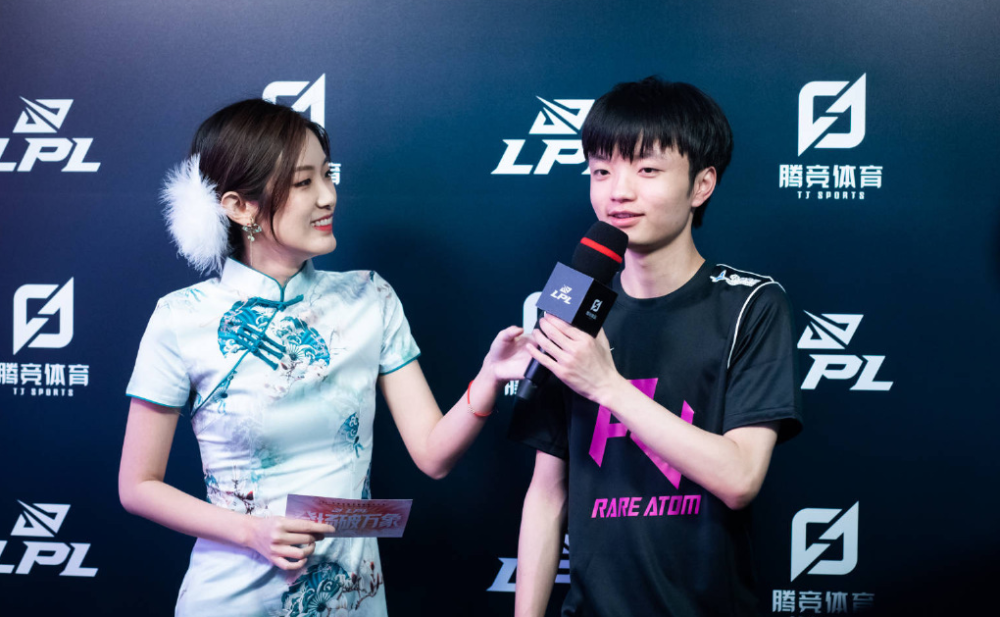 青岛无杨瀚森后光速确定四外援：续约米奇韦瑟斯庞 引进约瑟夫杨汤普森