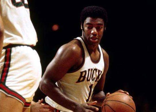 博格巴自由身加盟摩纳哥，签约两年首战法甲